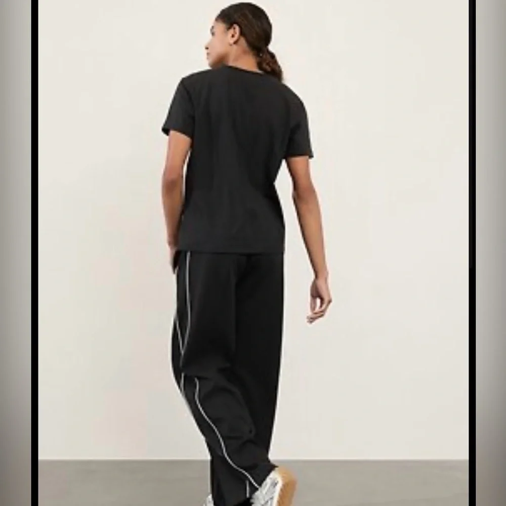 NWT ATHLETA black essential long tee size S - Picture 2 of 5